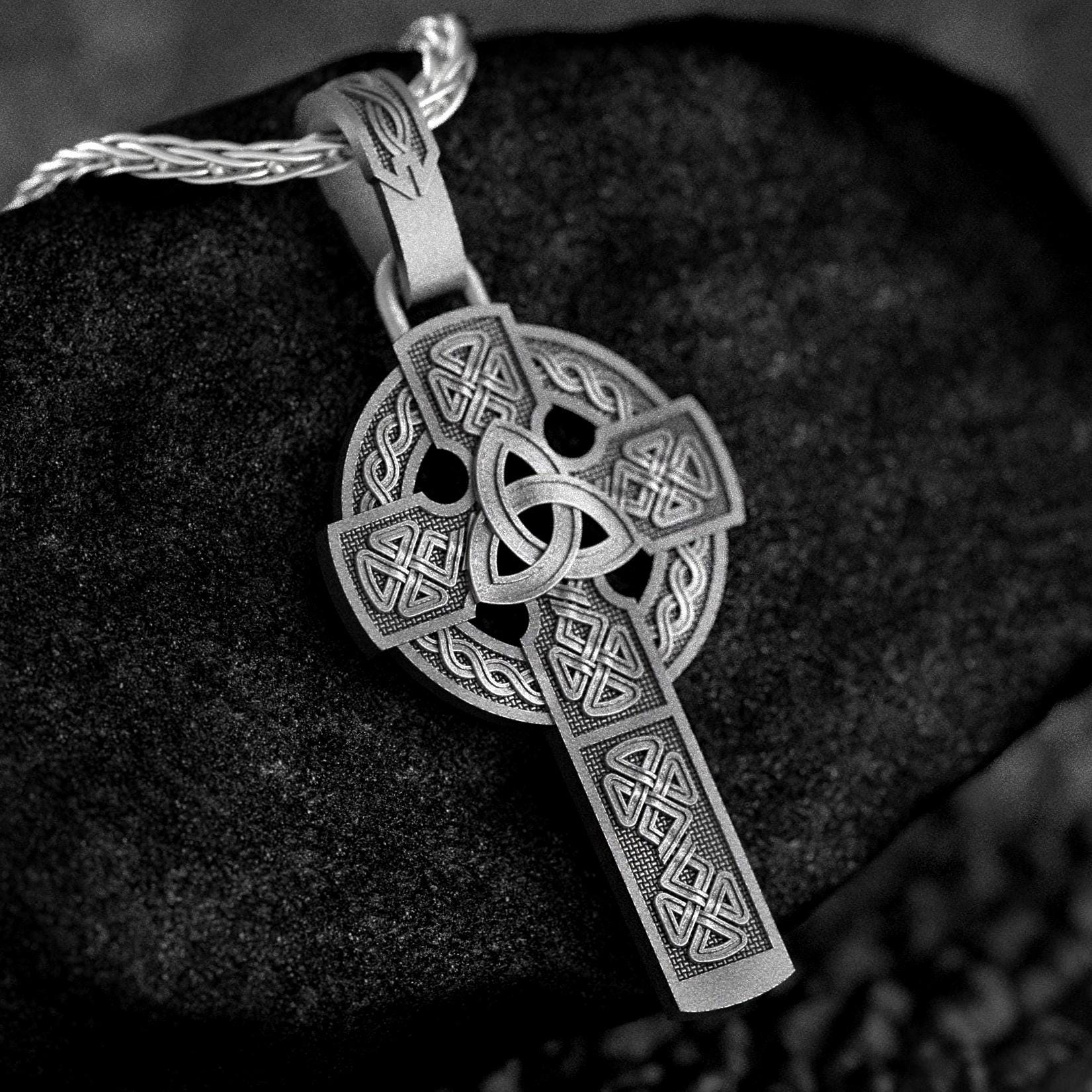 Midir&Etain Collana con ciondolo a forma di croce celtica irlandese, in argento Sterling 925, gioiello celtico vichingo, regalo protettivo per uomini, donne e ragazzi, 38mm x 28mm, Argento sterling