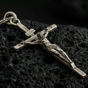 Sterling Silver Crucifix Pendant Necklace, Jesus Christ Cross Jewelry ...