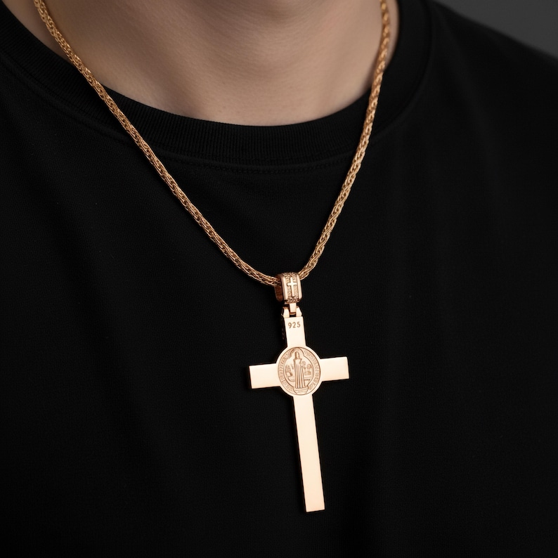 INRI Kruzifix-Halskette mit Jesus-Figur - Katholischer christlicher Kreuzanhänger mit Rosenenden - Glaube Schmuck in Silber & Gold Bild 11