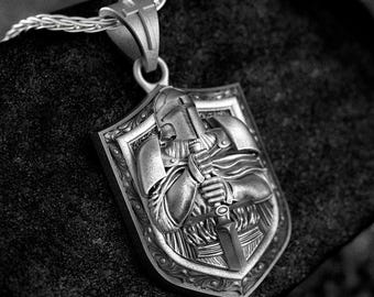 Knight Shield Pendant – Silver Medieval Templar Necklace, Gothic Crusader Sword Jewelry for Men