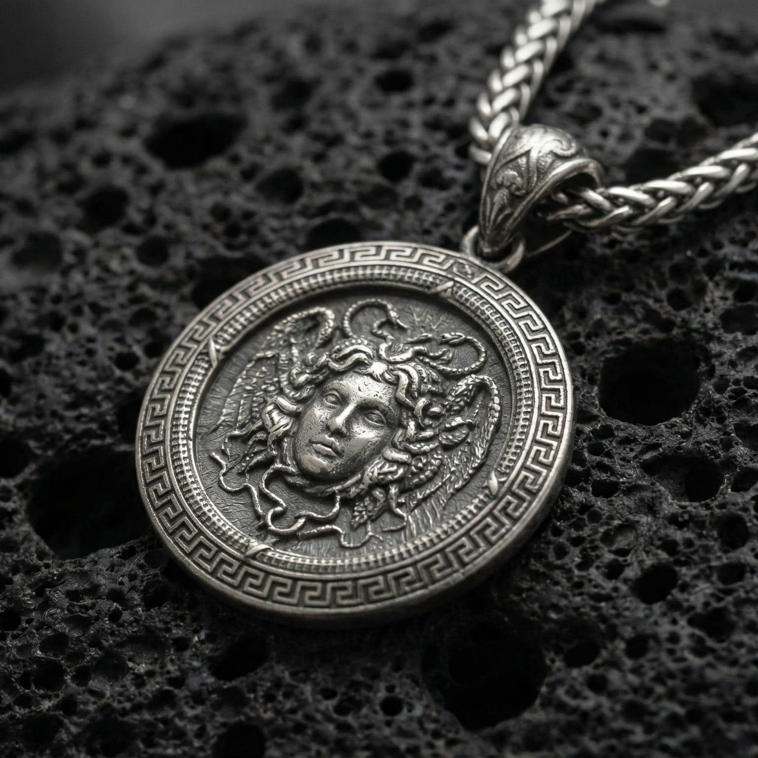 Collier Pendentif Méduse Gorgon Grec/romain - Étain Sans Plomb, Carte D'affichage, Neuf