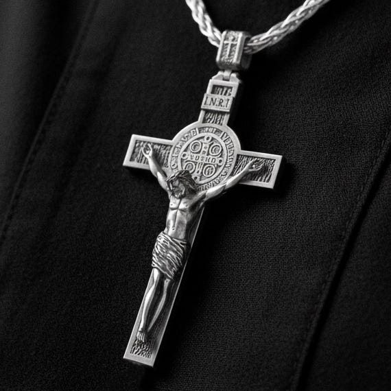 INRI Crucifix Necklace with Jesus Figure – Catholic Christian Cross Pendant with Rose Ends – Faith Jewelry in Silver & Gold