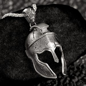 Spartan Helmet Pendant – 925 Silver Warrior Helmet Necklace, Ancient Greek Gladiator Armor Jewelry for Men