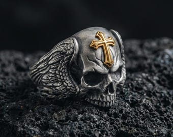 ソリッド925スターリングシルバー製スカルリング（ガラスルビーの