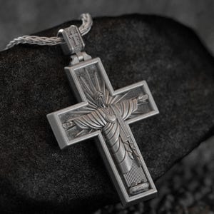 Cristo Protetor Cross Necklace – Sacred Heart Jesus Pendant in Gold Silver Rose – Christian Faith Jewelry