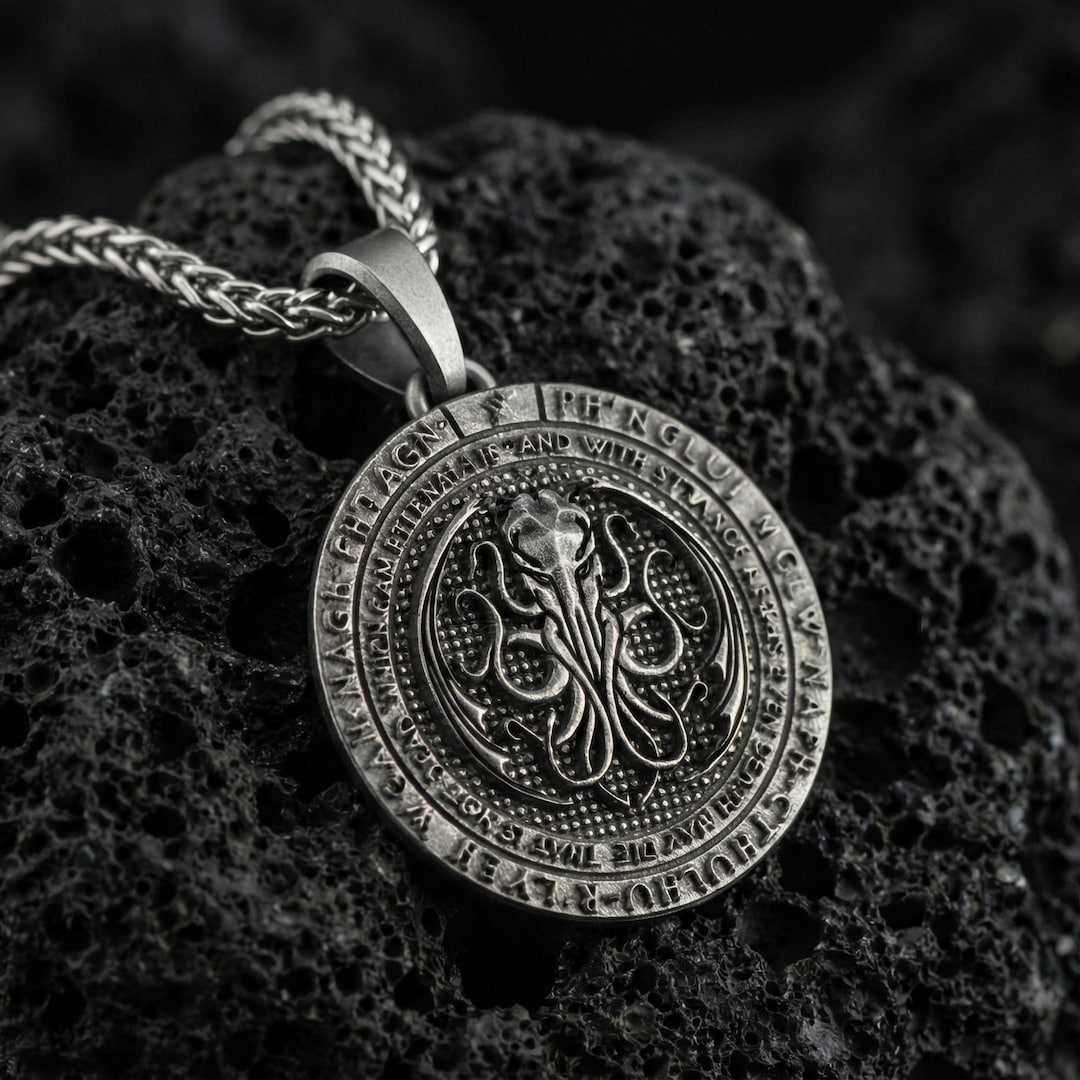 服/ファッション MS Great Cthulhu Silver Pendant il_1080xN.7622238414_f7pu.jpg