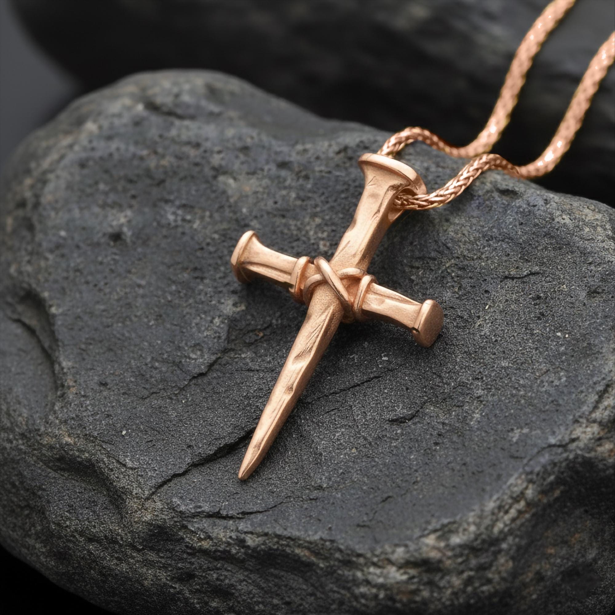 シルバーの十字架釘十字架ネックレス、十字架ペンダント、釘ネックレス