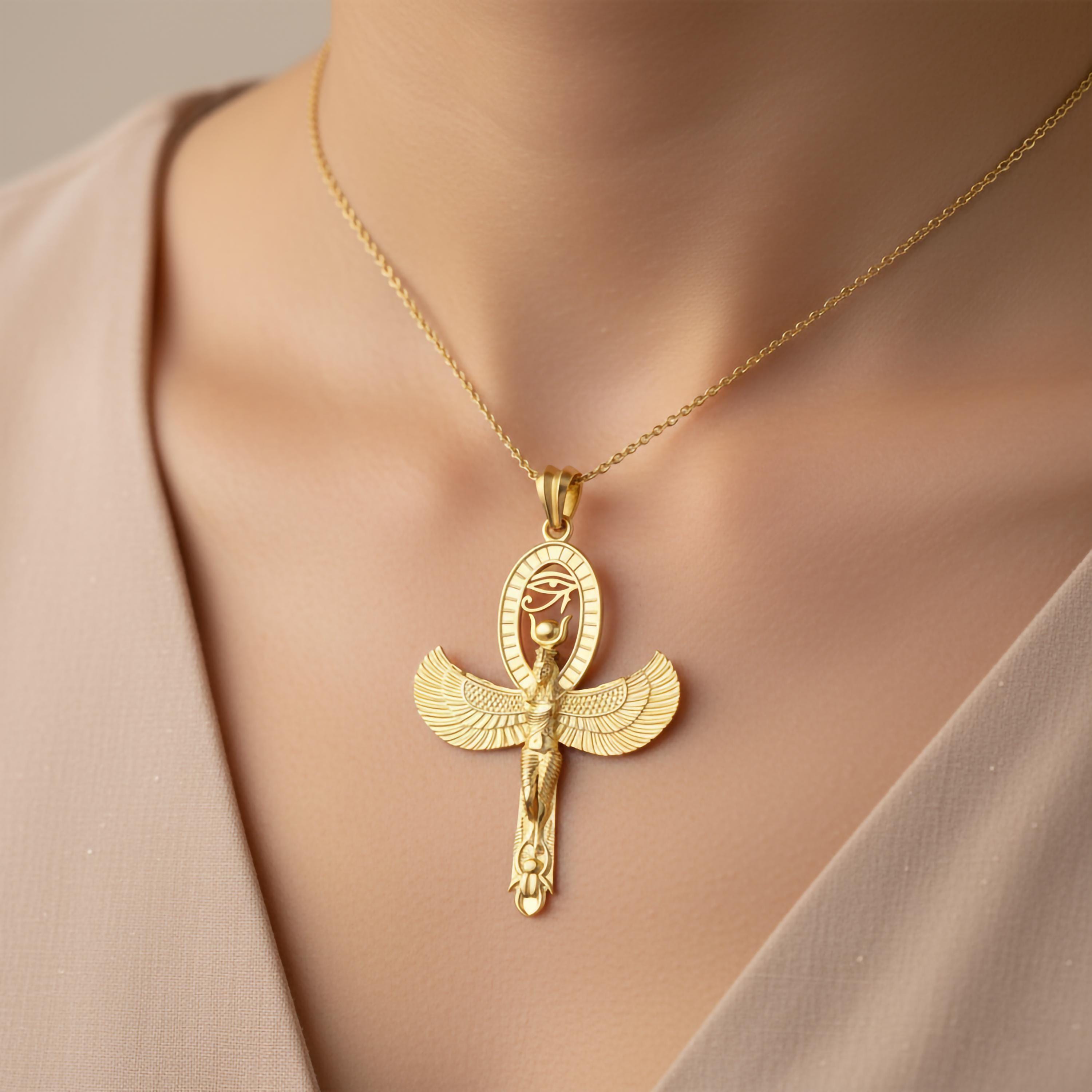 Collier BIB ISIS XXL - Pendentif Égypte Antique Doré, Grande Taille (9x5 Cm), Chaîne 40 Cm