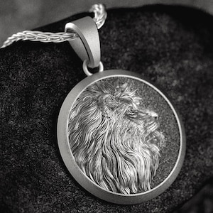 Lion of Judah Pendant – Silver Christian Amulet Necklace, Messianic Symbol Jewelry for Men, Engravable Religious Gift