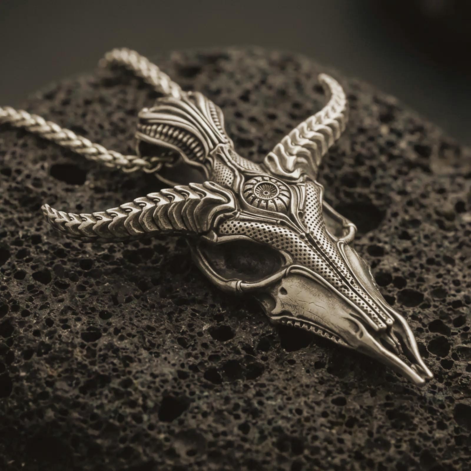 パーツ Great Satan Sterling Silver Baphomet Pendant, Leviathan Cross Gothic Necklace