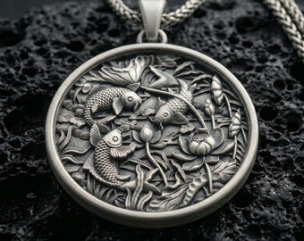 Ciondolo a forma di pesce koi in argento sterling, collana con laghetto di loto, arte marina