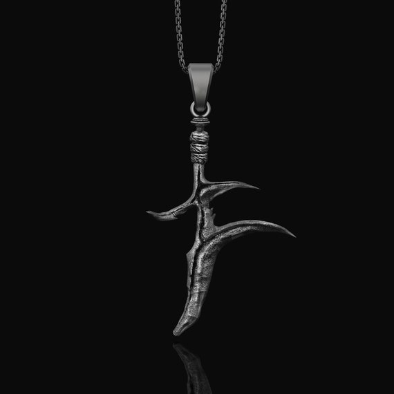 Amazon.com: Black Knife Dagger Necklace in Silver, Middle Earth Warrior  Necklace For Best Friend, Sword Necklace For Boyfriend, Elden Ring Inspired  : Clothing, Shoes & Jewelry