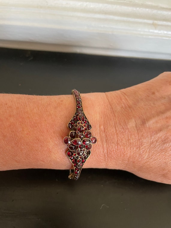 ANTIQUE BOHEMIAN GARNET bracelet