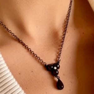 Bohemian garnet necklace with pearl image 9