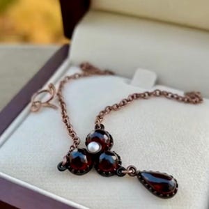 Bohemian garnet necklace with pearl image 8