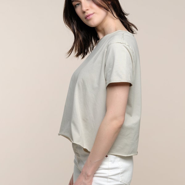 Crop Tee - Crop T-shirt - Taupe T-shirt - Taupe tee - Cute crop tees - Stylish Crop t-shirt - Sustainable tee - Ethically made