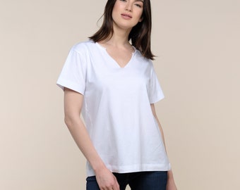 V-Neck Loose T-shirt - White Relaxed T-shirt - Quality T-shirt - Sustainable Clothing