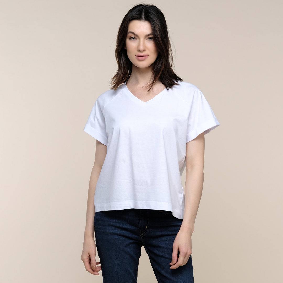 V-neck White T-shirt Women's V-neck Tee Boxy T-shirt Boyfriend T-shirt ...
