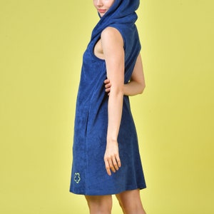 Robe à capuche en éponge bleu marine Vêtements de plage pour femme Robes en éponge Robes éponge Tuniques pour femme Vêtements de plage pour femme Vêtements écologiques image 5