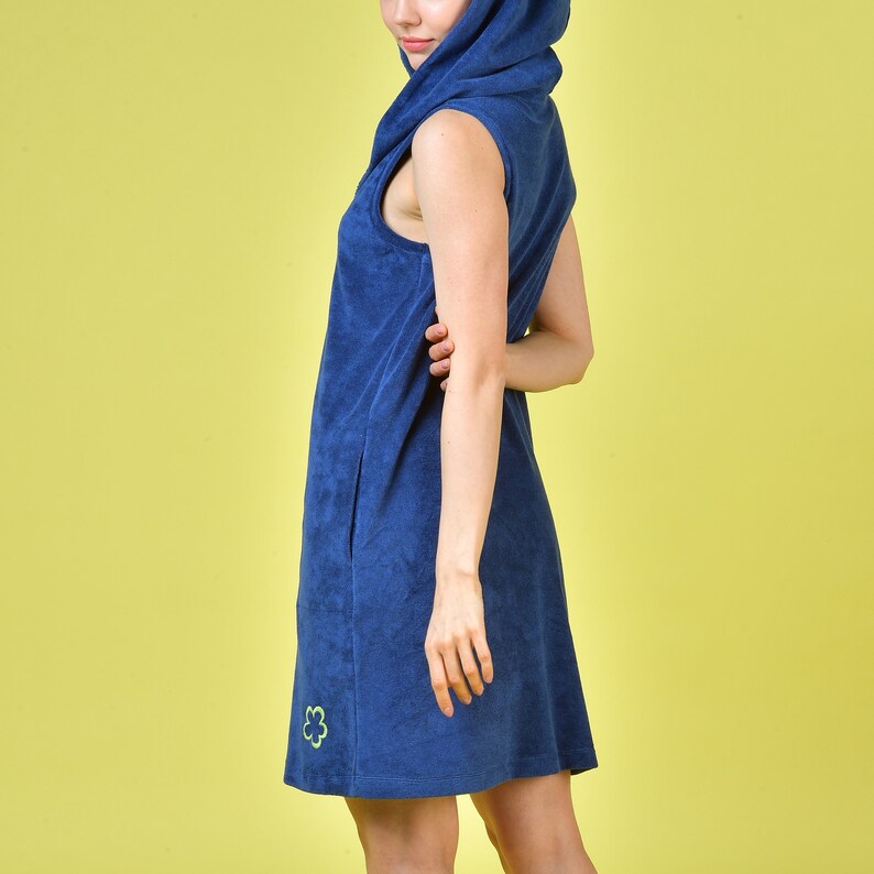 Robe à capuche en éponge bleu marine Vêtements de plage pour femme Robes en éponge Robes éponge Tuniques pour femme Vêtements de plage pour femme Vêtements écologiques image 5