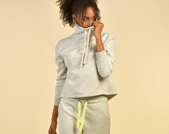 Mock Neck Grey Activewear Top with Pockets - Cropped Sportswear Top with Chunky Drawcord - Stylish Sportswear Top - Sustainable Sportswear