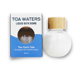 Bomba de baño líquida El Cuento del Búho - Eucalipto, Vainilla y Enebro Escarchado - TOA Waters - 50 ml