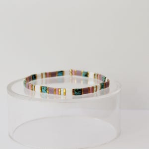 Viooltje | Paarse en turquoise Tila-kraal stretcharmband | Handgemaakte tegel stretcharmband | Stapelbare armband | Minimalistische armband