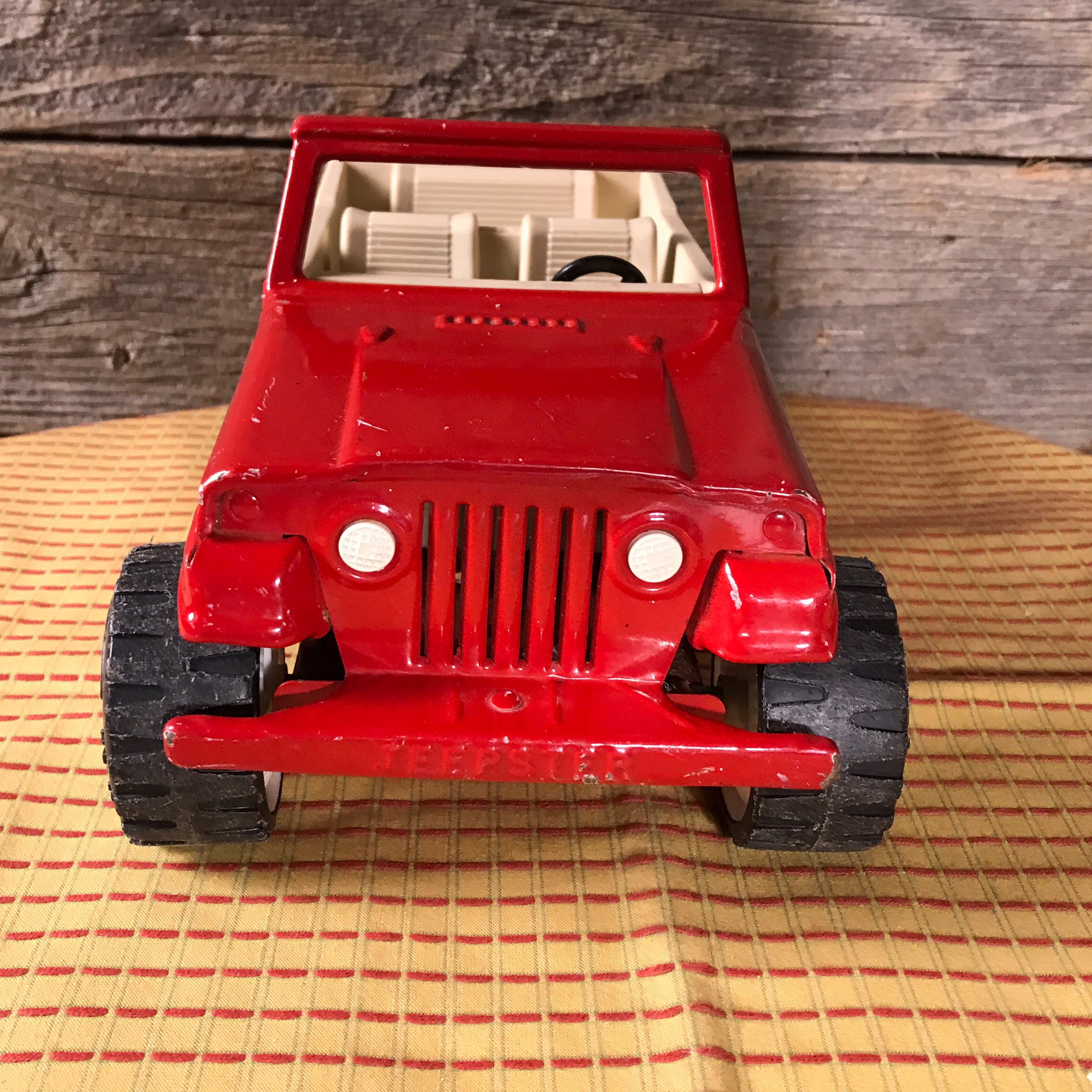 本物保証!  Tonka Vintage Red Jeepster Tonka Jeep, Toy Frame Metal ミニカー