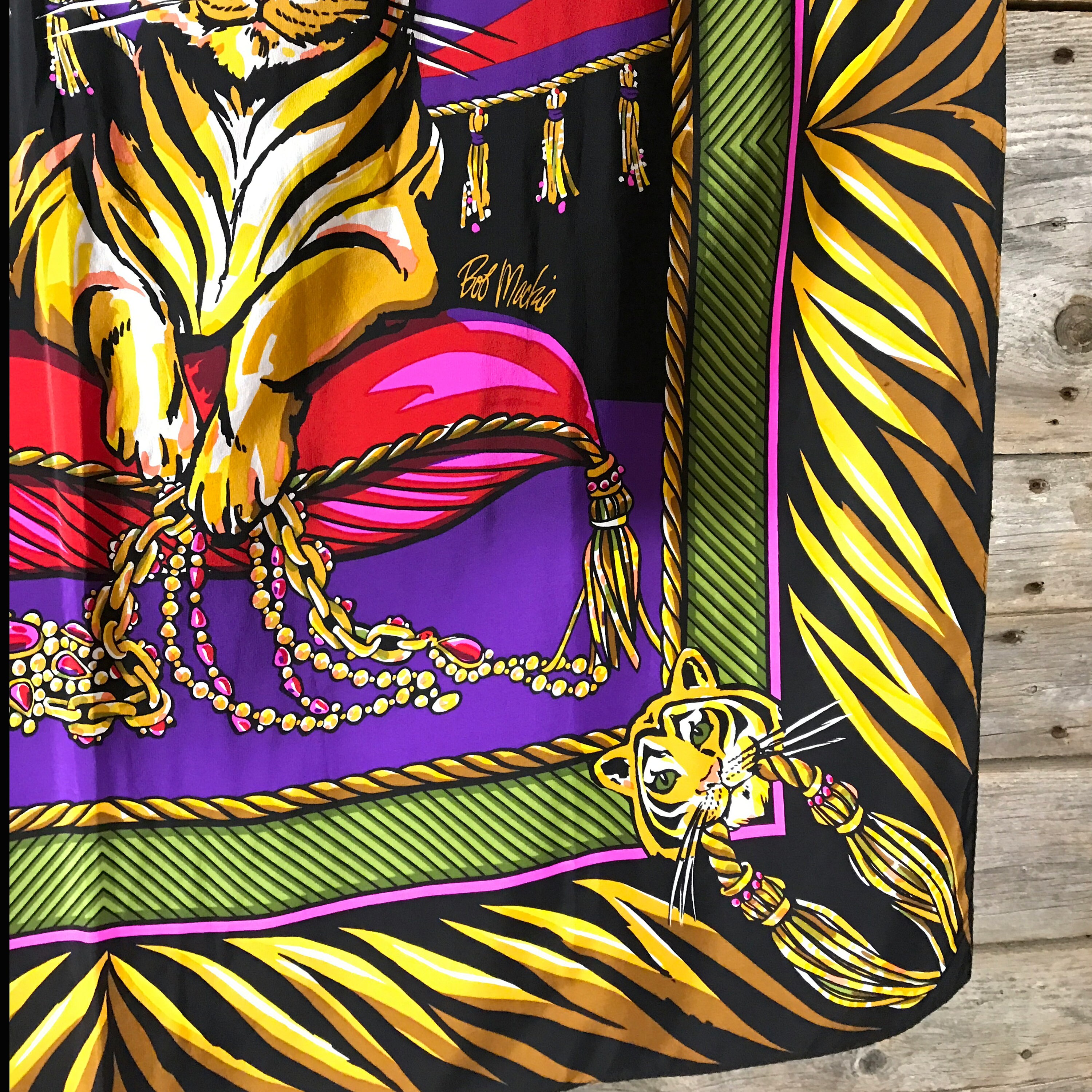 Zhgpan Brown bear walking double-sided long silk scarf