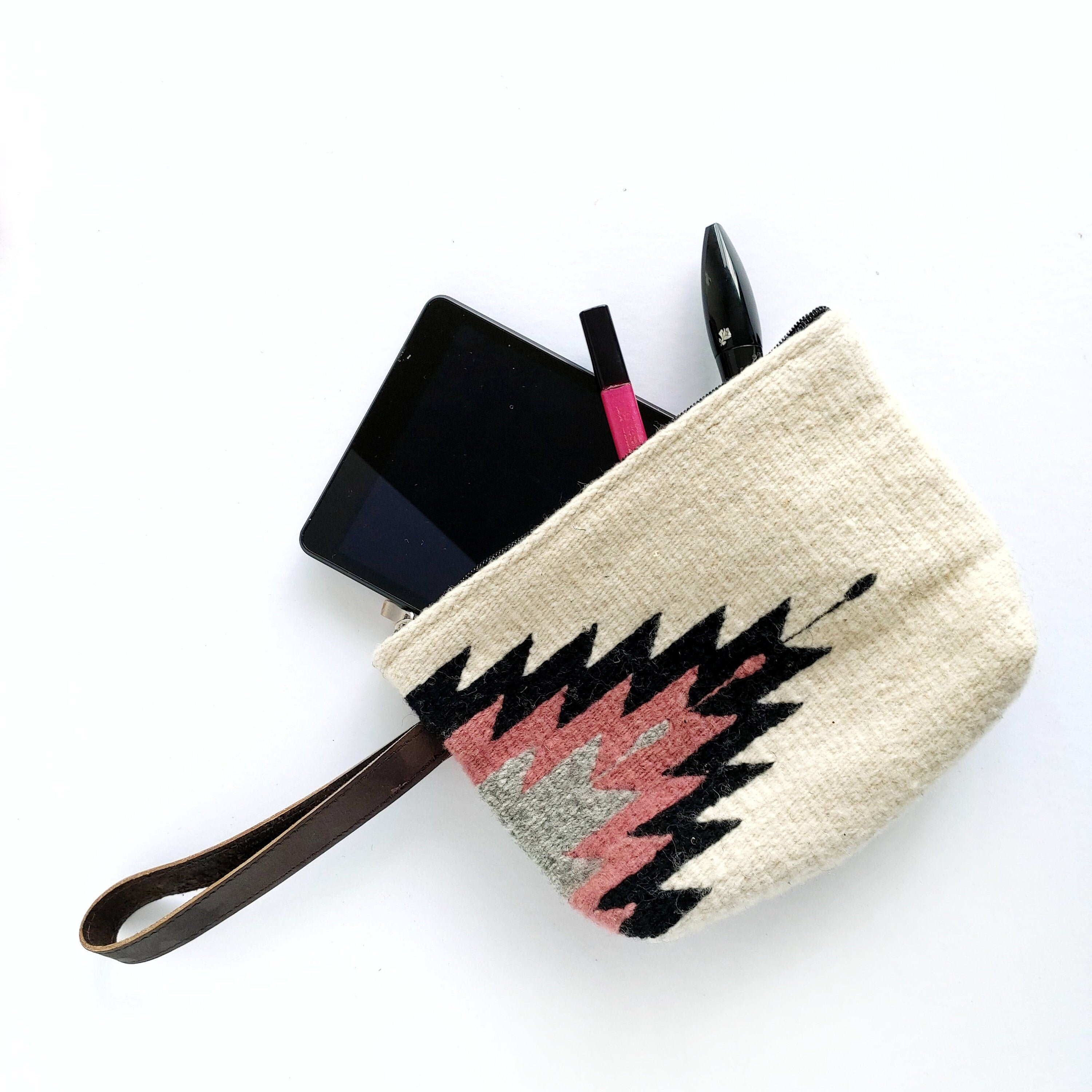 unique wristlets