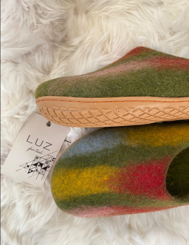 Fair Trade felt slippers, Wool felt slippers, Women's felt slippers, Wool slippers, Green red yellow, Multi-coloured, Nepal, rubber soles zdjęcie 4