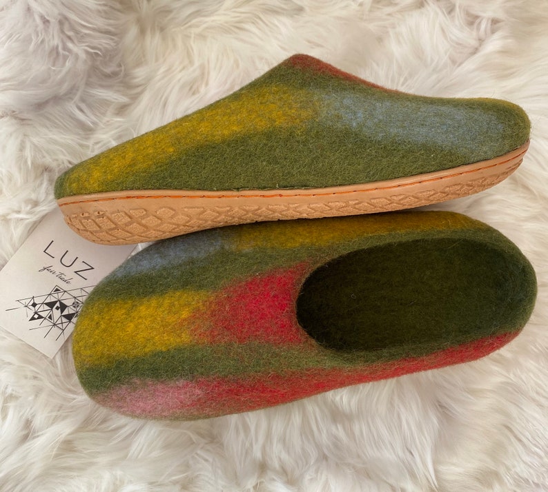 Fair Trade felt slippers, Wool felt slippers, Women's felt slippers, Wool slippers, Green red yellow, Multi-coloured, Nepal, rubber soles zdjęcie 7