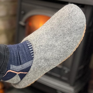 Pantuflas de lana gris para hombre – Mules de fieltro con suela de goma / Regalo para el Día del Padre imagen 6