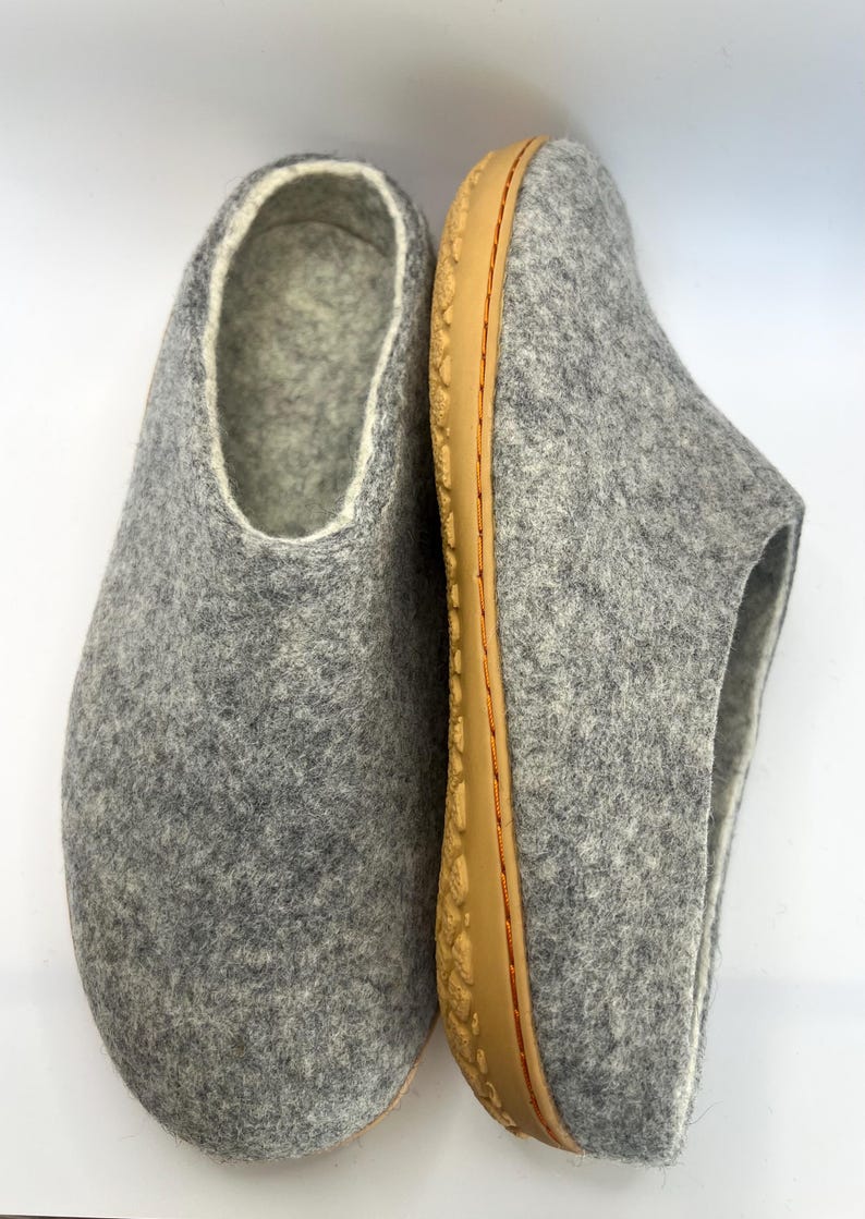 Pantuflas de lana gris para hombre – Mules de fieltro con suela de goma / Regalo para el Día del Padre imagen 4