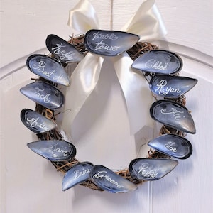 Wedding Shell Seating Plan, Mussel Shell Wreath for Beach Themed Weddings or Events. Personalised Mussel Shell Table Planner