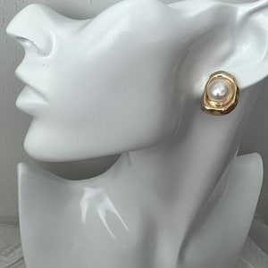 Pinky Pearl Earring/High luster pearl ear stud/vintage pearl earring