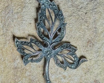 Broche Vintage En Métal Argenté Années 30-40 - Bijou Ancien Français - Occasion