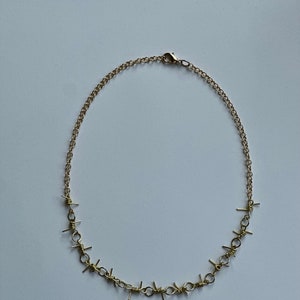 collier chaîne en fil de fer barbelé