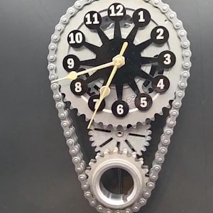 Personalized Ford 351 Timing Gear Wall or Desk Clock Automotive Art, Mustang Bronco Classic Car Decor, Rotating V8 Engine Man Cave Steampunk