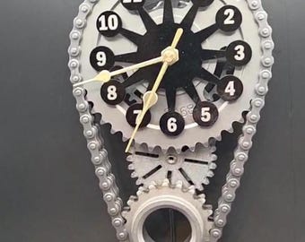 Personalized Ford 351 Timing Gear Wall or Desk Clock Automotive Art, Mustang Bronco Classic Car Decor, Rotating V8 Engine Man Cave Steampunk