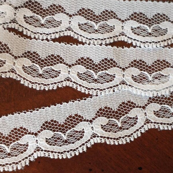 Cottage Chic / Boho Chic White Lace Trim (2.5 cm wide) Sold in 3 or 5 Meter Quantities; Millinery Trim;  Dress, Doll, Card and Hat Making