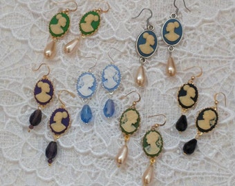 Boho Chic Silhouette Cameo Ohrringe mit Teardrop Perlen in verschiedenen Farben, einschließlich Wedgewood Blue Cottagecore Cameo Ohrringen