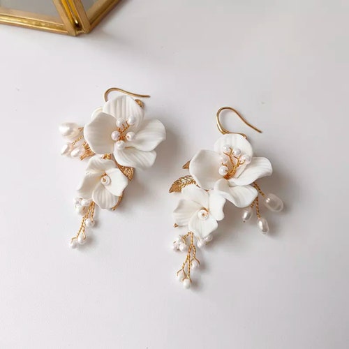 White Flower Petal Pearl Earrings Floral Spring Earrings - Etsy