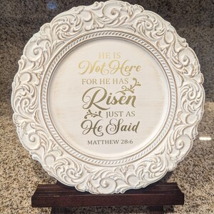 He is Risen Easter Plate: Gold Verse, Religious Home Decor (14x14) immagine 5