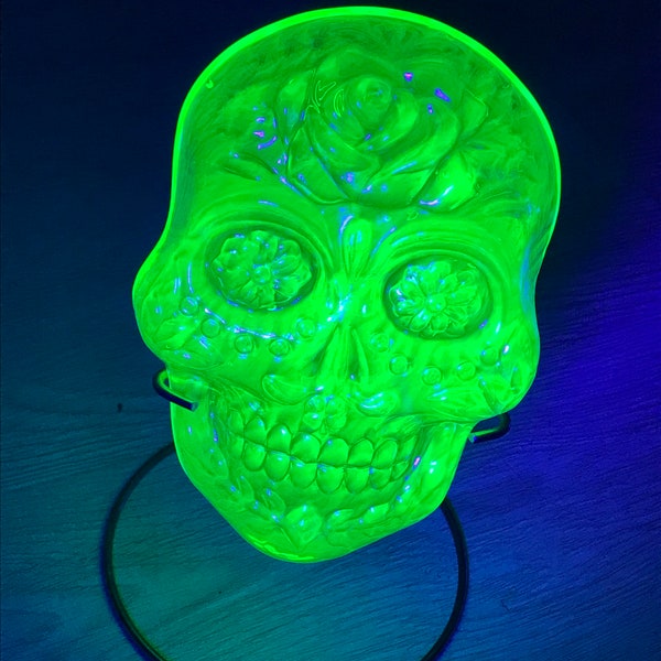 Uranium Glass Skull (green)