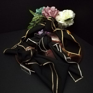 Black and Silver Napkins, Satin Stitch Modern Minimalist Luxe, Roaring 20's Look bild 8