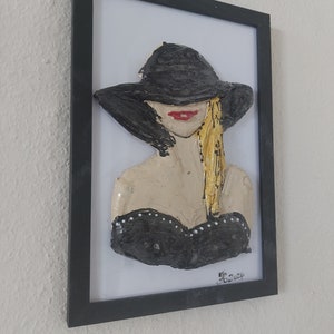 Bild Kunstbild Keramik mit Rahmen Frau mit schwarzem Hut UNIKAT Bild 2