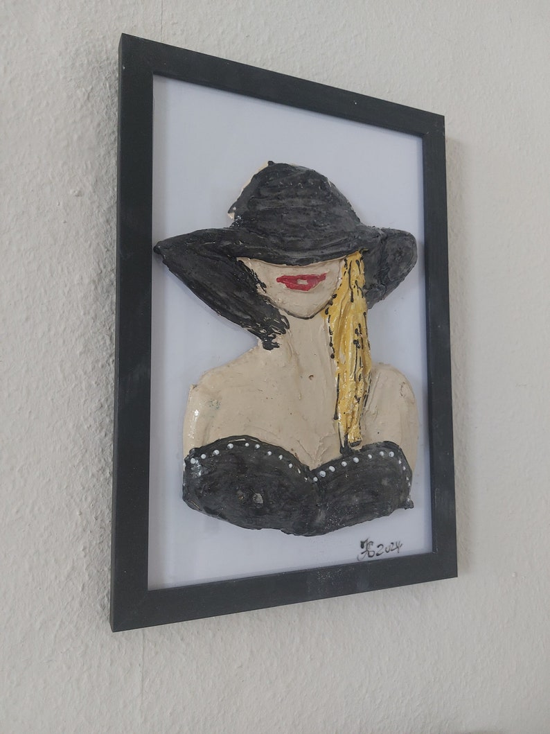 Bild Kunstbild Keramik mit Rahmen Frau mit schwarzem Hut UNIKAT Bild 2