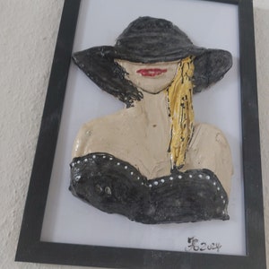 Bild Kunstbild Keramik mit Rahmen Frau mit schwarzem Hut UNIKAT Bild 3