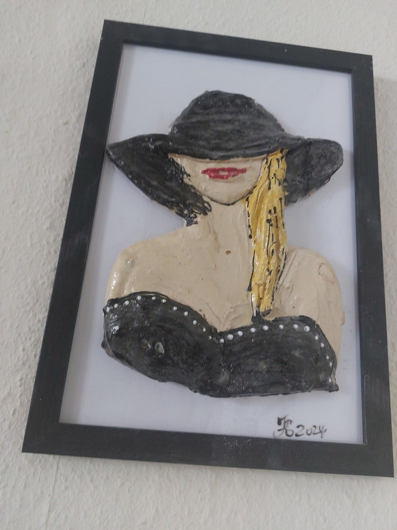 Bild Kunstbild Keramik mit Rahmen Frau mit schwarzem Hut UNIKAT Bild 3